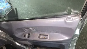 টয়োটা নোয়া ২০০৩ সিলভার