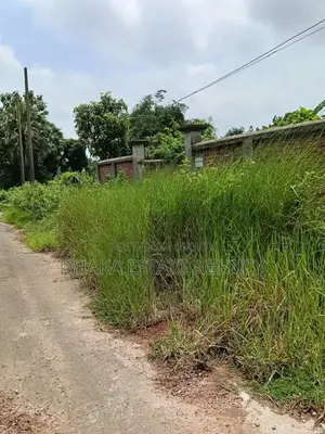 Urgent South Facing 5 Katha Plot in Sector 16A
