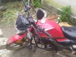 মোটরসাইকেল ২০১৭ লাল