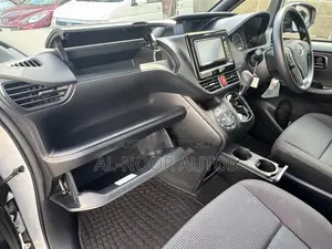 Toyota Noah 2021 White