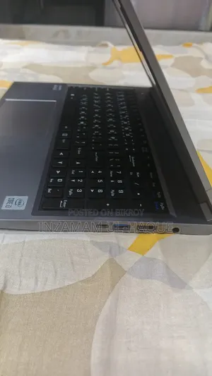 ল্যাপটপ ৮জিবি ইন্টেল কোর আই৩ এসএসডি ৫১২জিবি