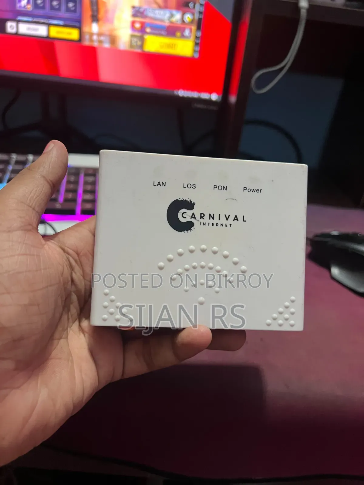Both router and ONU will be sold.