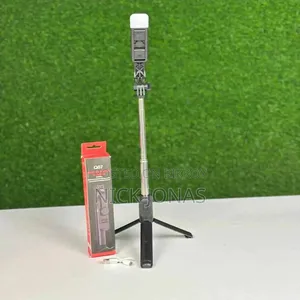 কিউ০৭ ব্লুটুথ সেলফি স্টিক উইথ লাইট