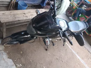 বাজাজ পালসার ১৫০ ২০১৬ ব্ল্যাক