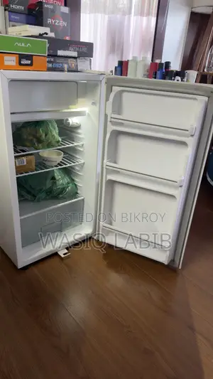 Sharp Mini Fridge MODEL: SJ-K135SS