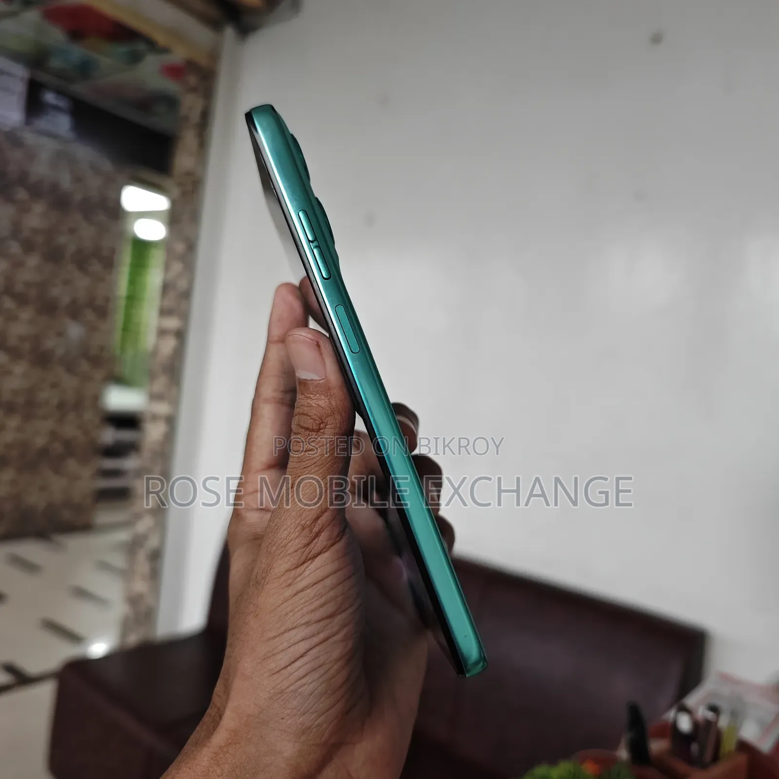 মোটোলোরা ১২৮ জিবি