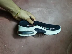 Wanna Sell Shoes