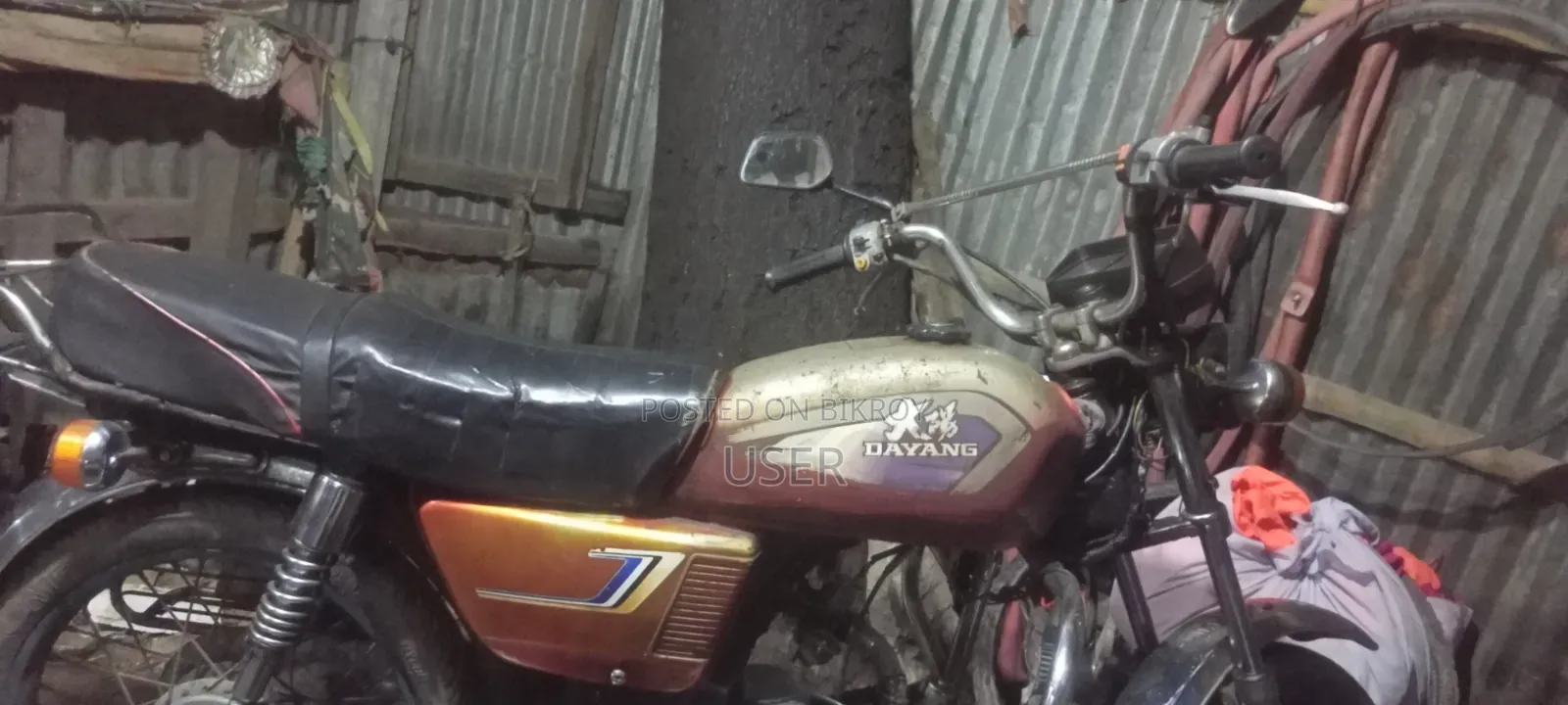 দায়াং ডিওয়াই১০০-এ ২০১০ লাল