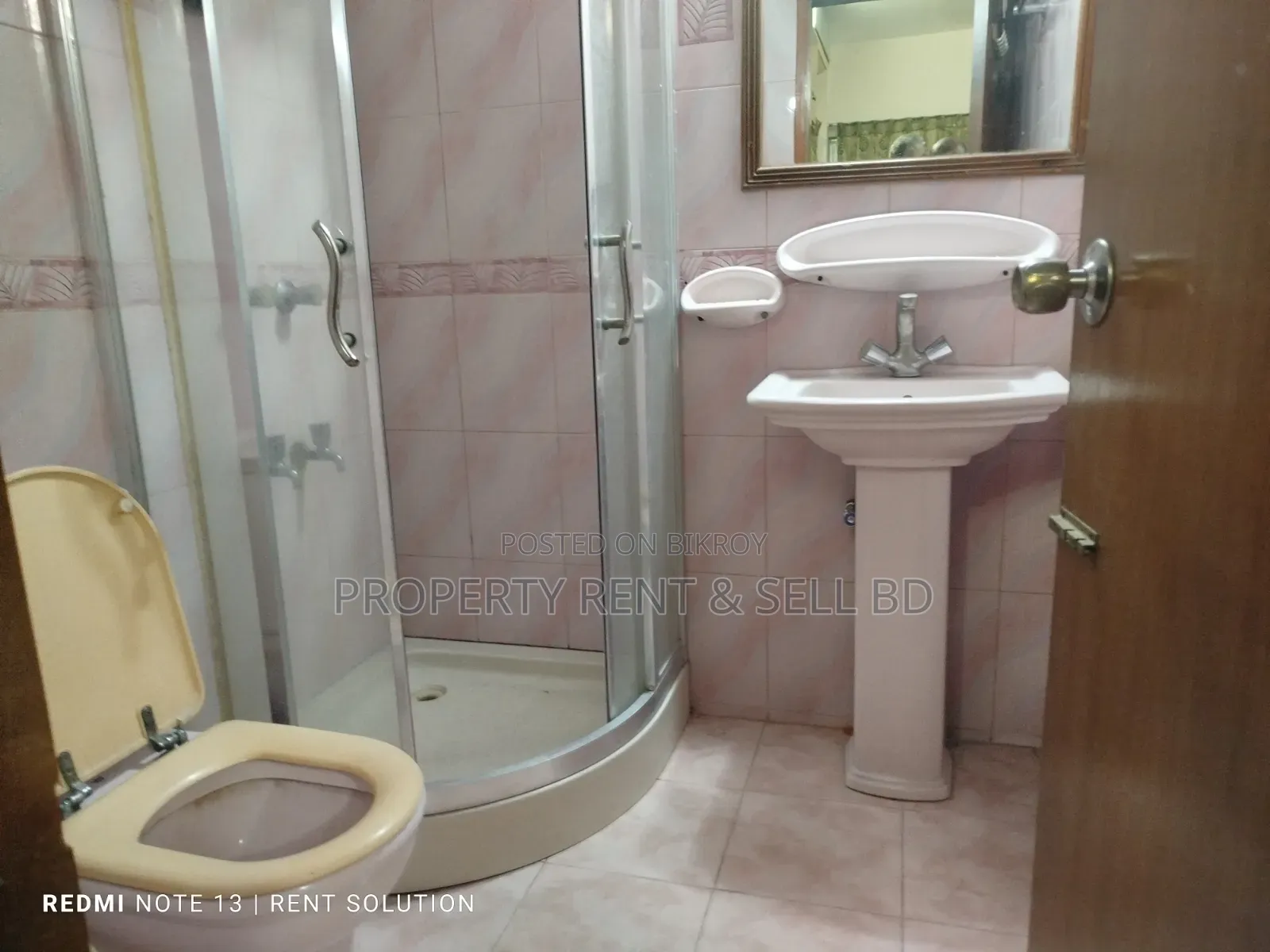 Furnished 3 Bedroom Apartment in Property Rent Sell, Banani for rent