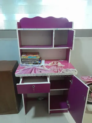 পড়ার টেবিল বসুন্ধরা