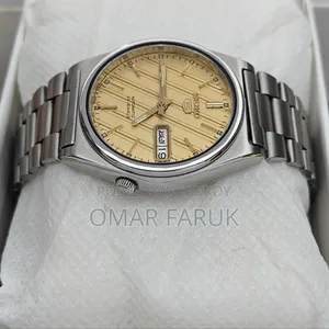 Seiko 5 Automatic Vintage Watch - Gold Dial