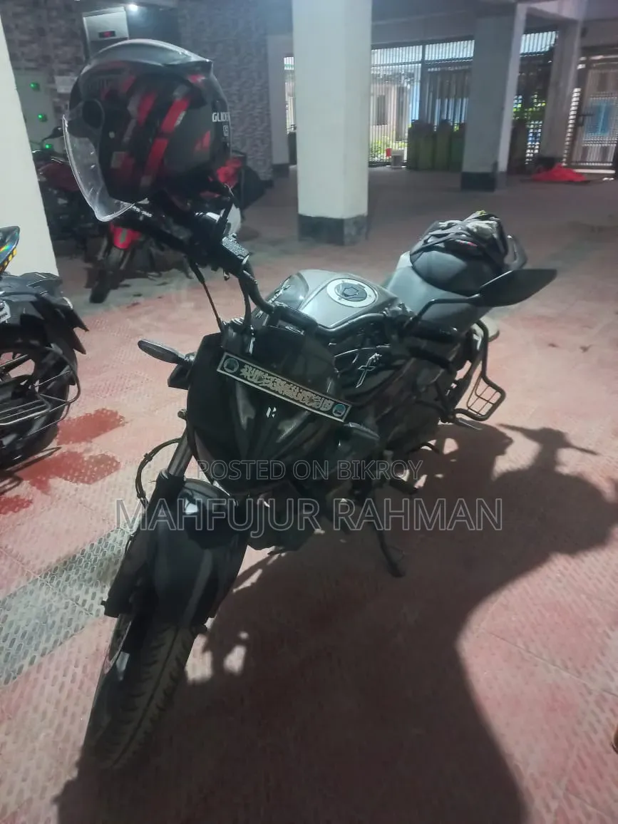 হিরো এক্সট্রিম ১২৫আর ২০২৫ ব্ল্যাক