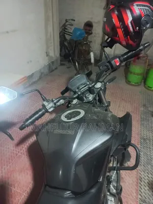 হিরো এক্সট্রিম ১২৫আর ২০২৫ ব্ল্যাক