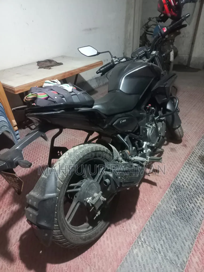 হিরো এক্সট্রিম ১২৫আর ২০২৫ ব্ল্যাক