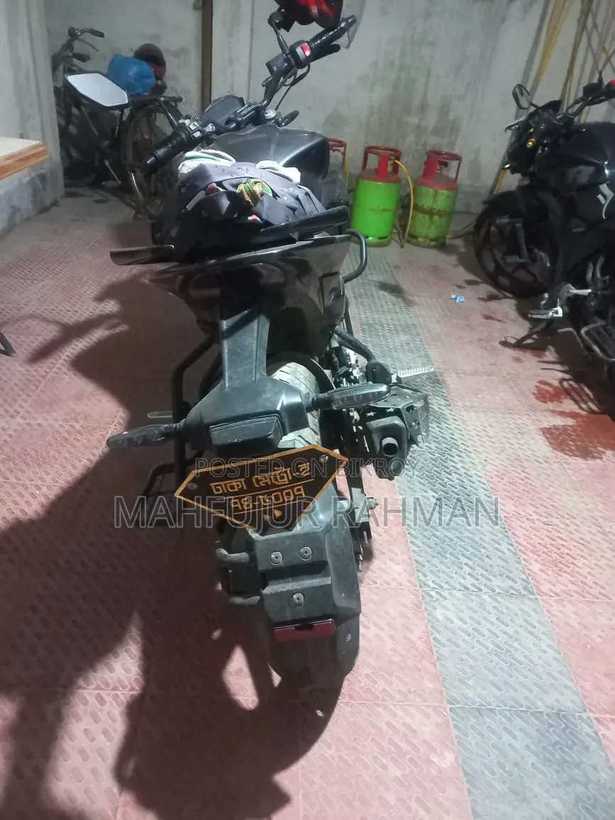 হিরো এক্সট্রিম ১২৫আর ২০২৫ ব্ল্যাক