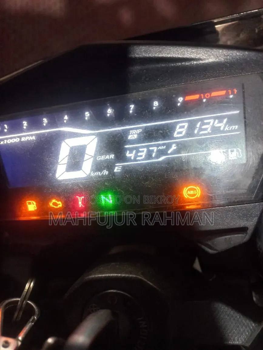 হিরো এক্সট্রিম ১২৫আর ২০২৫ ব্ল্যাক