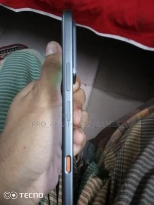 New Infinix Hot 70 128 GB Black