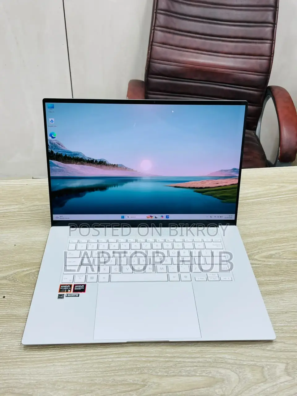 Laptop ASUS Zenbook S 16 OLED 24GB AMD Ryzen 9 SSD 2TB