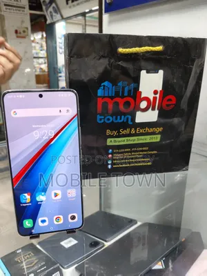 আইকিউওও ১৩ ২৫৬ জিবি হোয়াইট