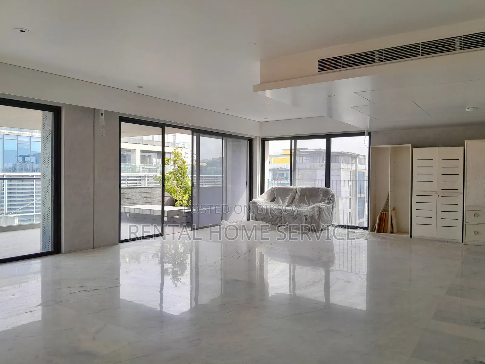 3 Bedroom Apartment in Semi Furnished for Rent