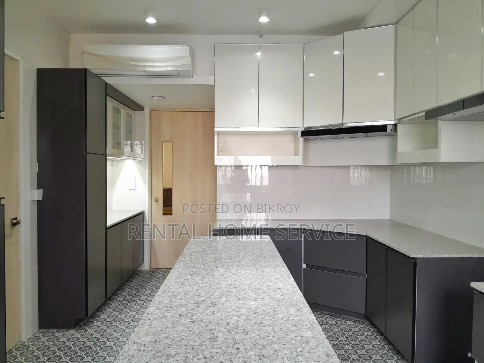 3 Bedroom Apartment in Semi Furnished for Rent