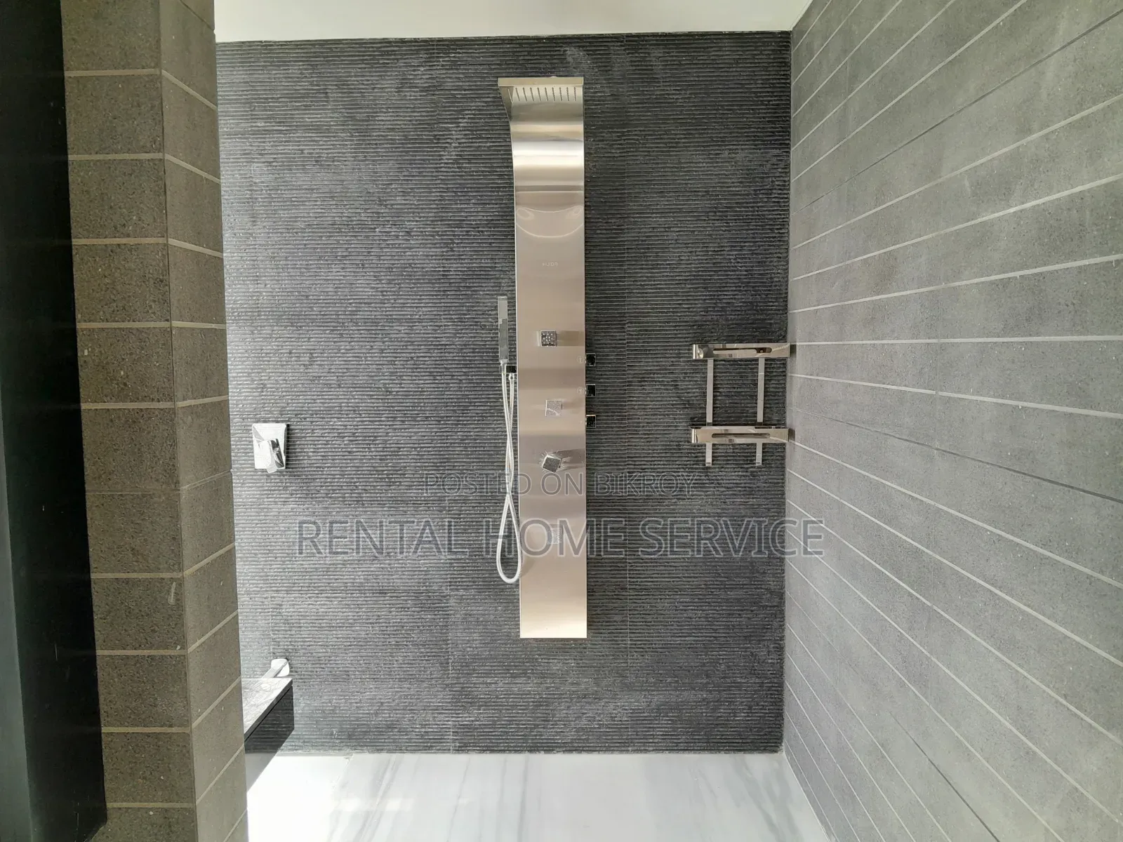 3 Bedroom Apartment in Semi Furnished for Rent