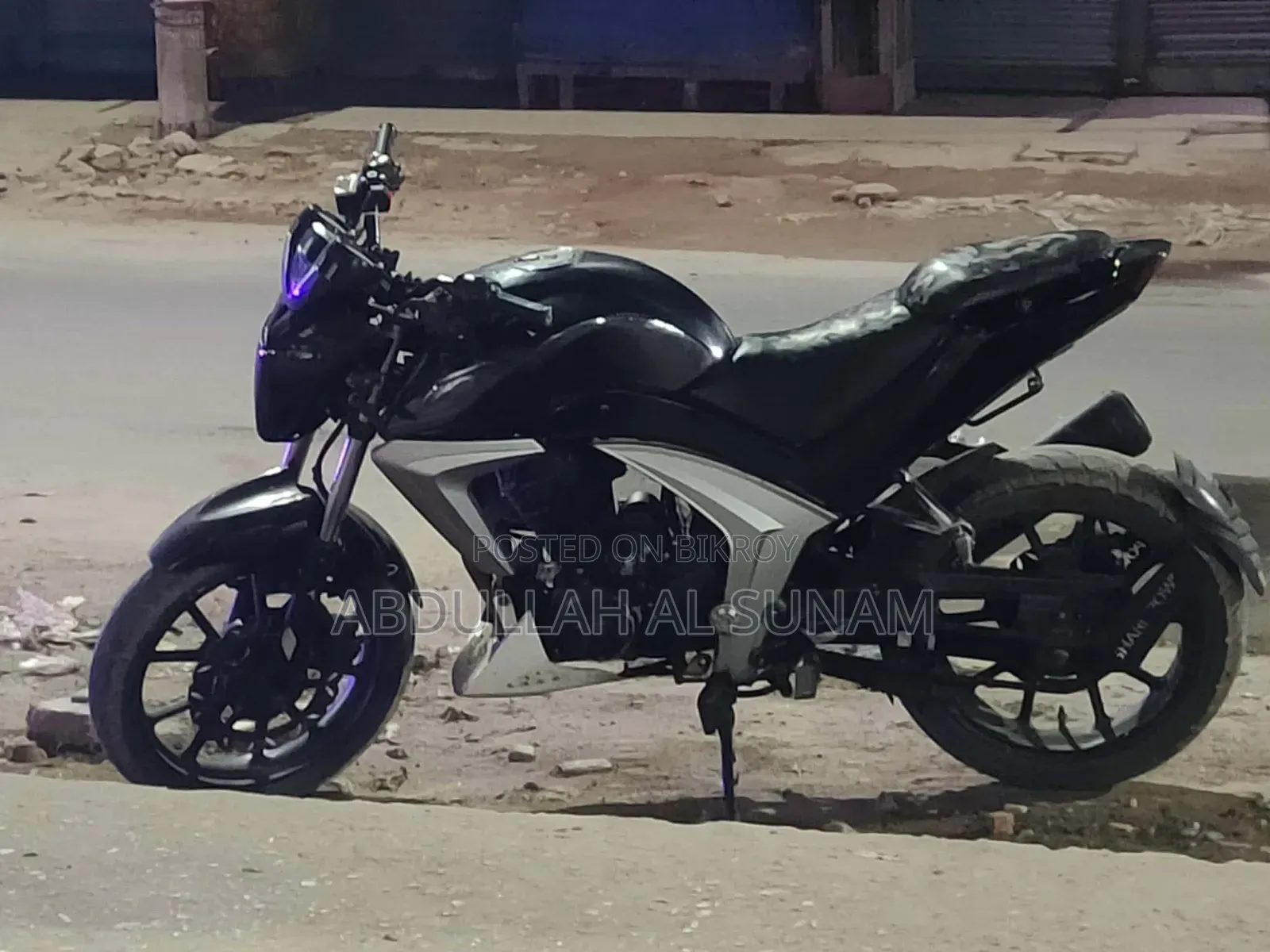 মোটরসাইকেল ২০১৩ ব্ল্যাক