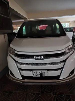 টয়োটা নোয়া ২০১৯ পার্ল