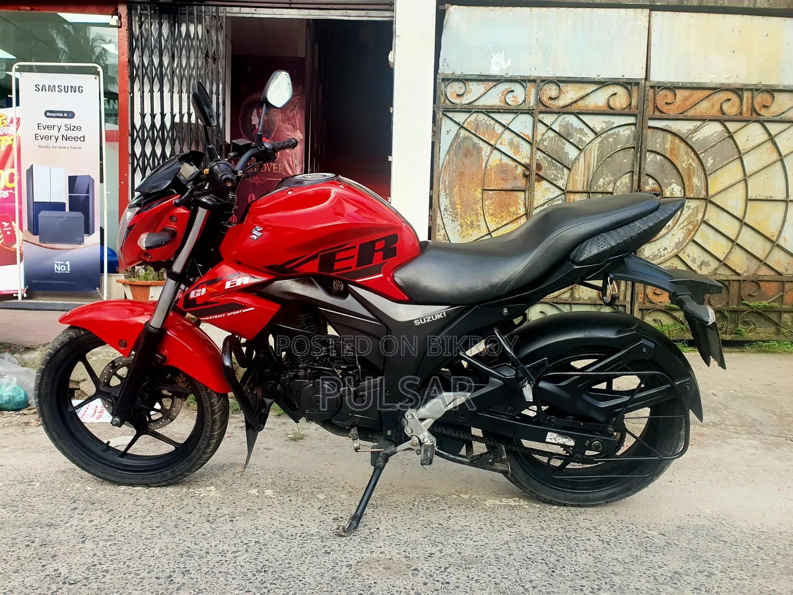 সুজুকি জিক্সার এসএফ ২০২৩ রেড