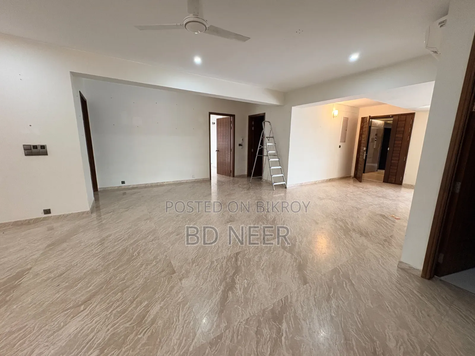 গুলশানে ফার্নিশড ৪ বেডরুমের অ্যাপার্টমেন্ট ভাড়া