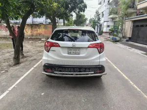 Honda Vezel 2014 White