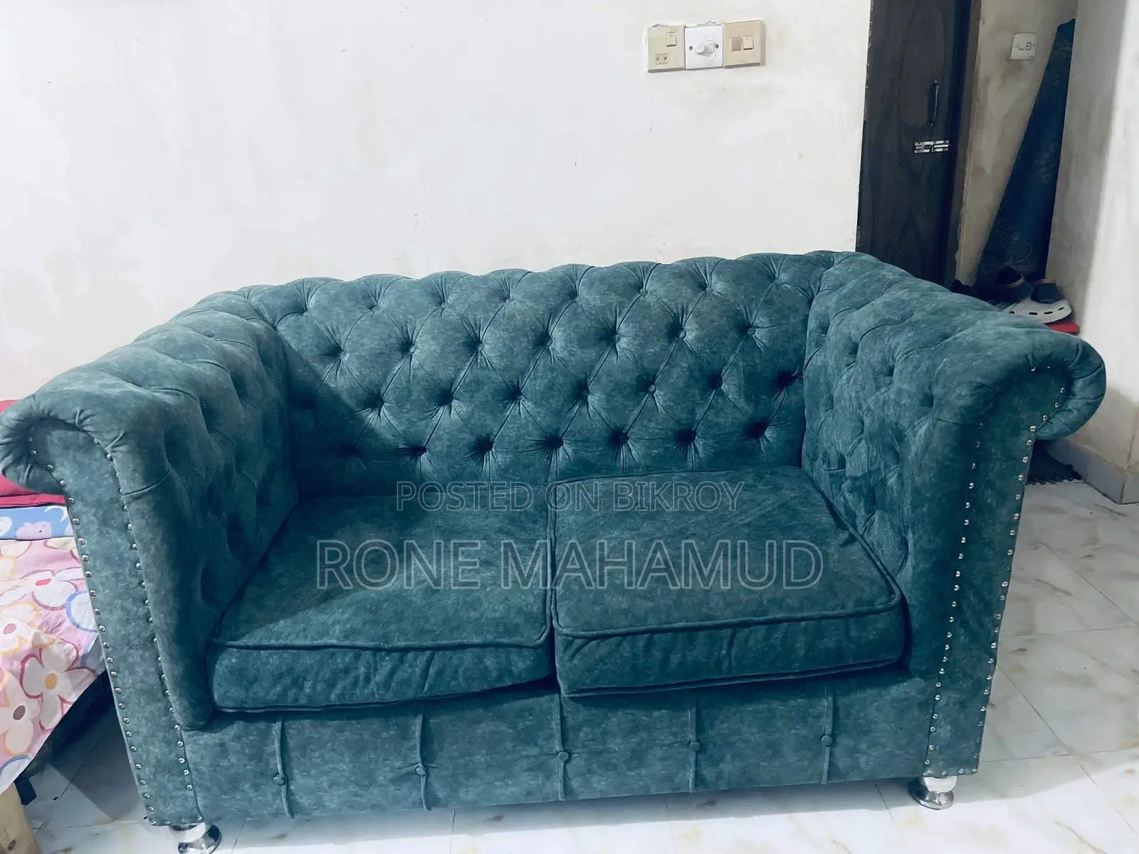 ভেলভেট সোফা দুই সেট