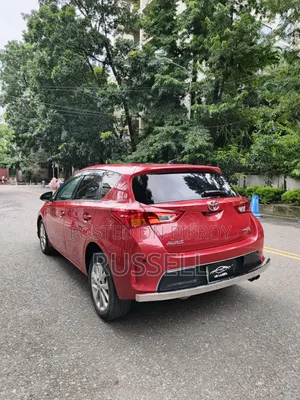 টয়োটা অ্যারিস ২০১২ লাল