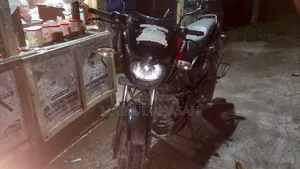 বাজাজ পালসার ১৫০ ২০২২ ব্ল্যাক