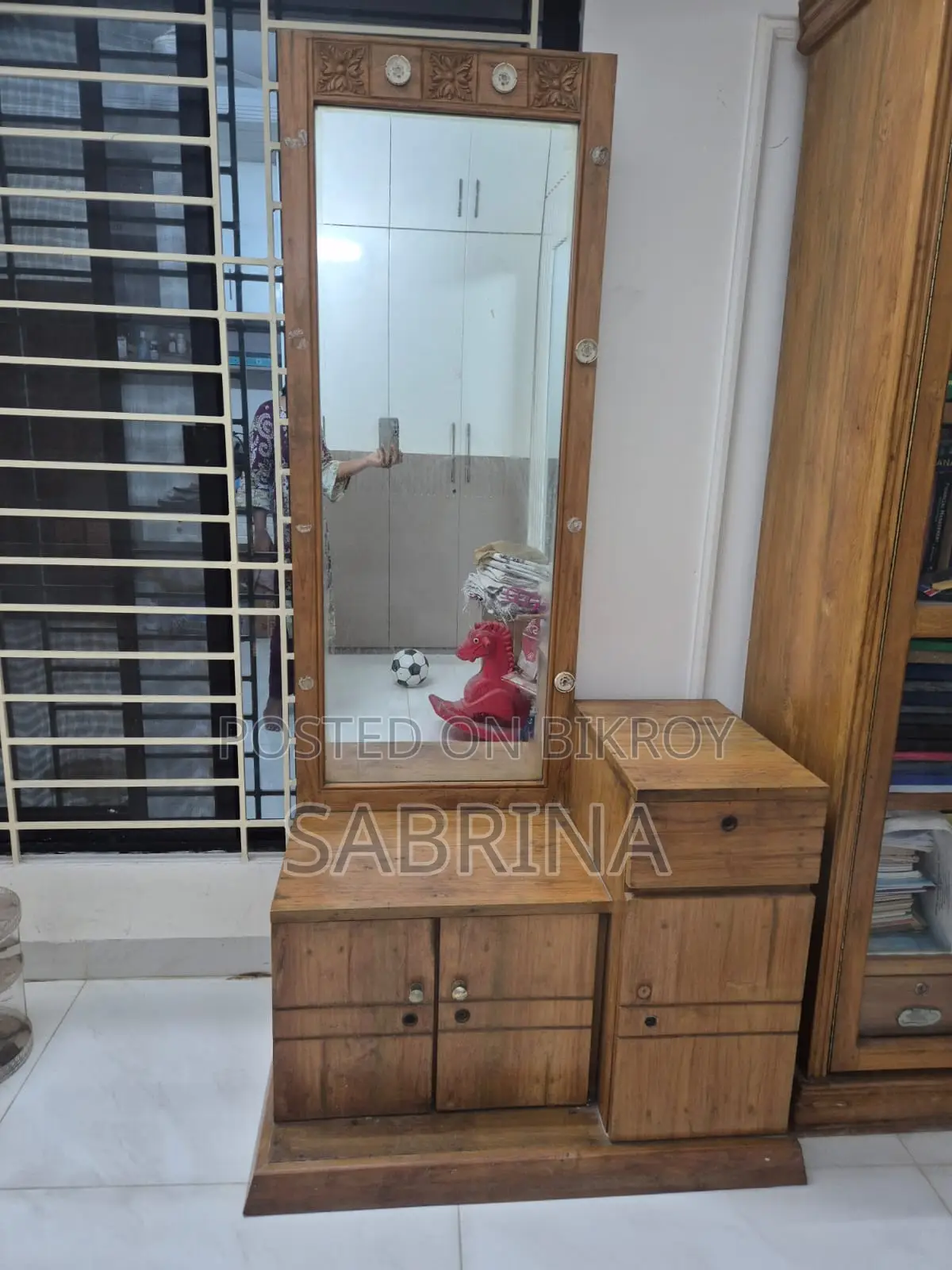 Segun Dressing Table