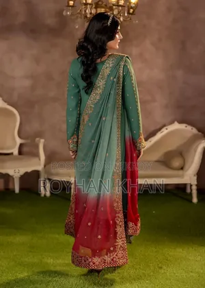 সবুজ রঙের পাকিস্তানি শিফন কুর্তা সেট