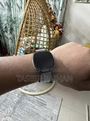 ফিটবিট সেন্স স্মার্টওয়াচ