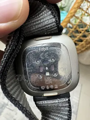 ফিটবিট সেন্স স্মার্টওয়াচ