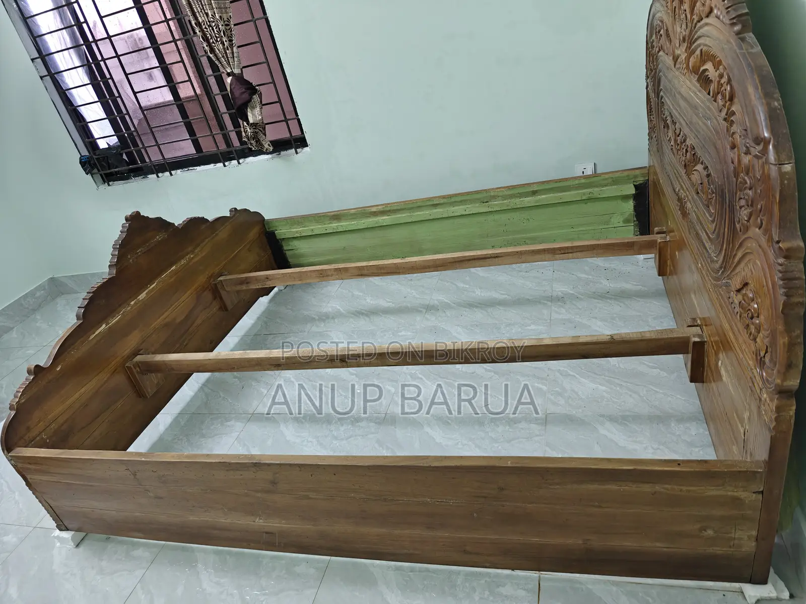 Akashi Wood King Size Bed