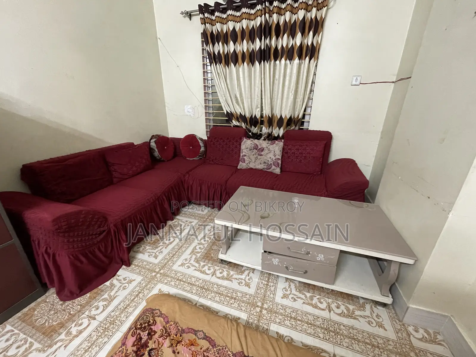 ৫ সিটের সোফা এবং টি-টেবিল