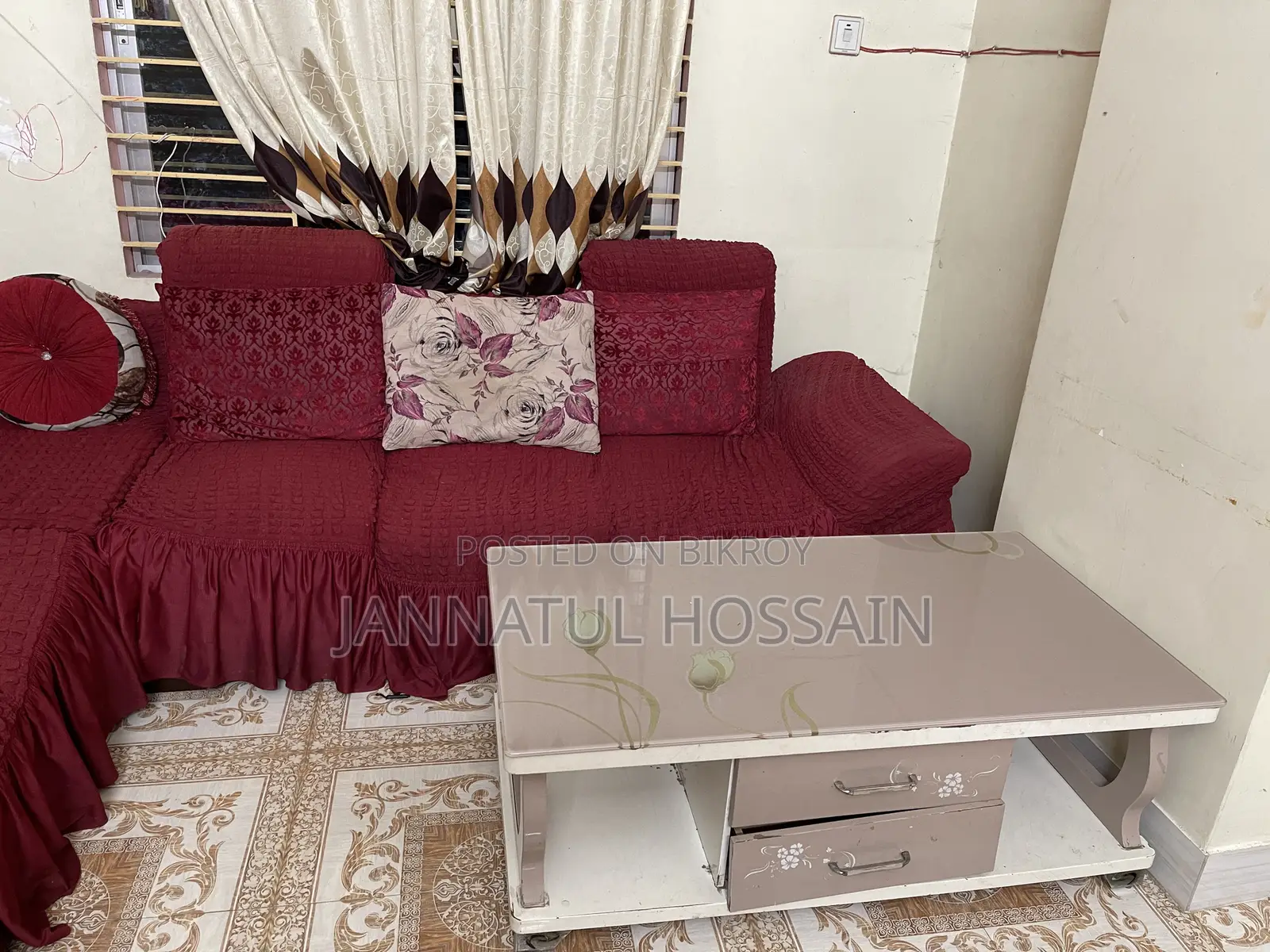 ৫ সিটের সোফা এবং টি-টেবিল