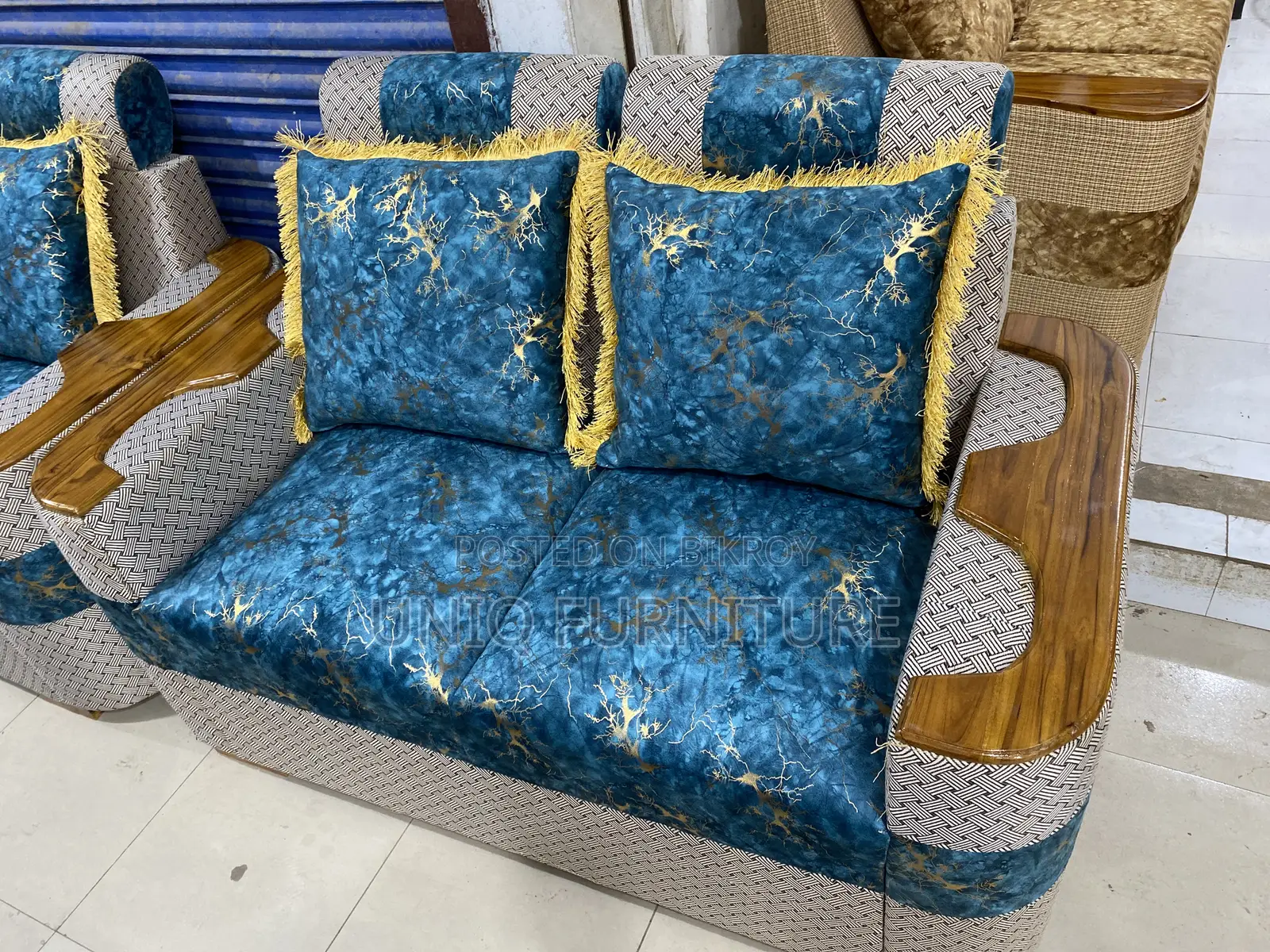 ২ ২ ১ সোফা ৫ সিটের বাজেট ফ্রেন্ডলি