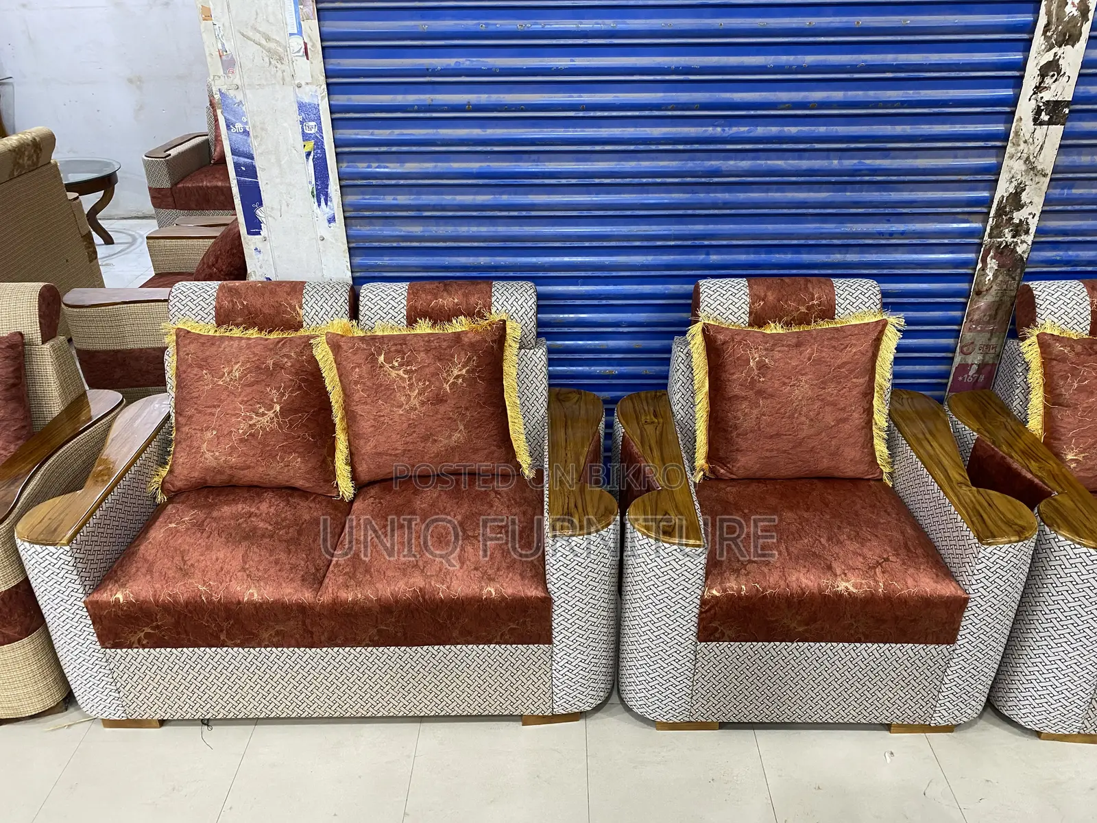 ২ ২ ১ সোফা ৫ সিটের বাজেট ফ্রেন্ডলি