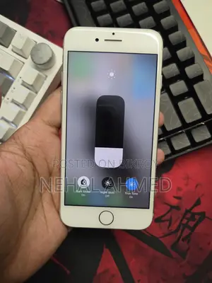 Apple iPhone 8 64 GB White