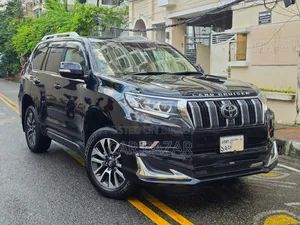 Toyota Land Cruiser Prado 2.7 2022 Black