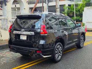 Toyota Land Cruiser Prado 2.7 2022 Black