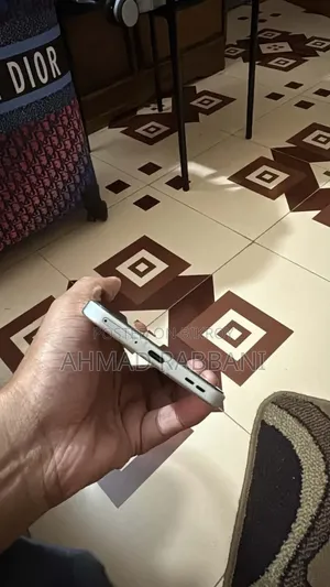 অপ্পো রেনো ২৫৬ জিবি সাদা
