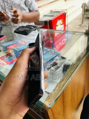 স্যামসাং গ্যালাক্সি এস২১ ৫জি ২৫৬ জিবি হোয়াইট