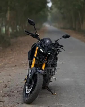 ইয়ামাহা ২০২৩ কালো