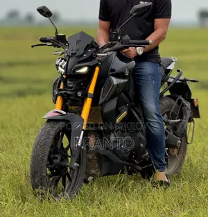ইয়ামাহা ২০২৩ ব্ল্যাক